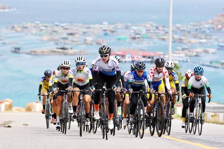 23 leading teams to race at HCM City International Women’s Cycling Tournament